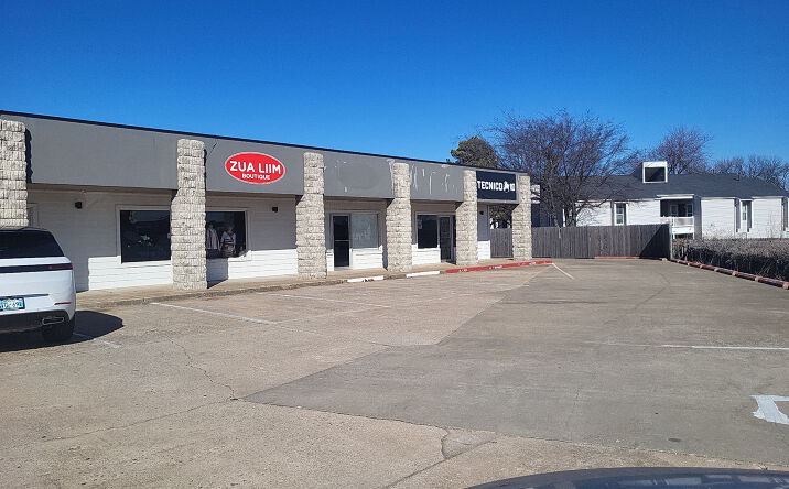 Pictures of Retail, Office property located at 715 W Main St, Jenks, OK 74037 for lease - image #1