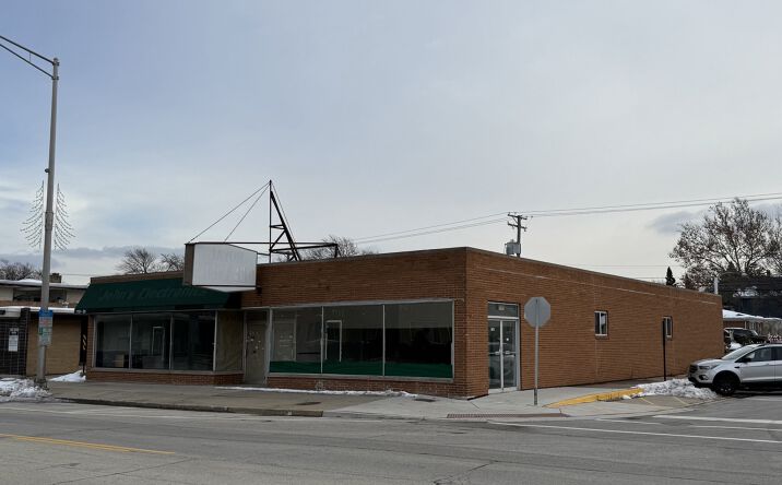 Pictures of Retail, Office property located at 1759 E Oakton St, Des Plaines, IL 60018 for lease - image #1