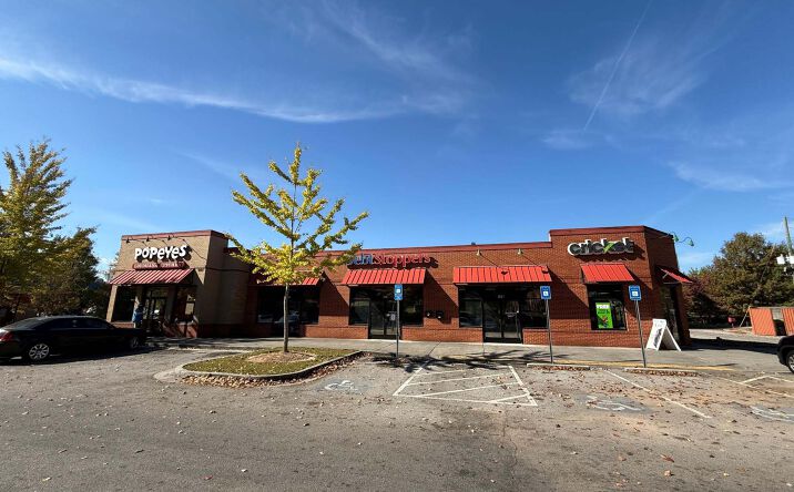 Pictures of Retail property located at 6125 Old National Hwy, College Park, GA 30349 for lease - image #1