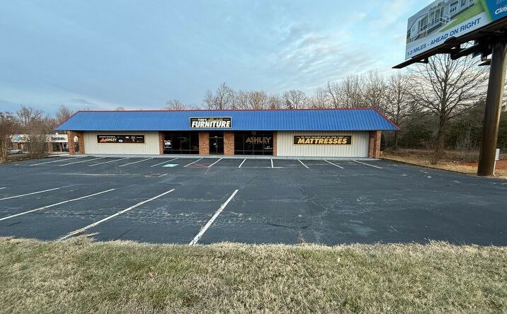 Pictures of Retail property located at 1550 Freeway Dr., Reidsville, NC 27320 for lease - image #1