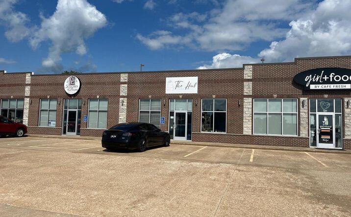 Pictures of Office, Retail property located at 5345 BELLE Avenue 2, Davenport, IA 52807 for lease - image #1