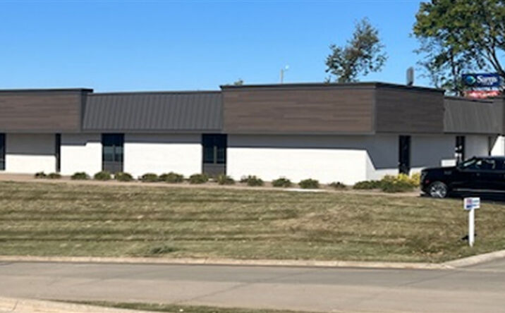 Pictures of Office property located at 3216 East 35th Street Court, Davenport, IA 52807 for lease - image #1