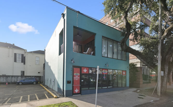Pictures of Restaurant property located at 3412 Prytania St, New Orleans, LA 70115 for lease - image #1
