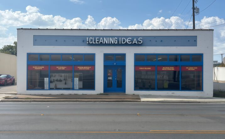 Pictures of Office, Retail property located at 401 Main St, Kerrville, TX 78028 for lease - image #1