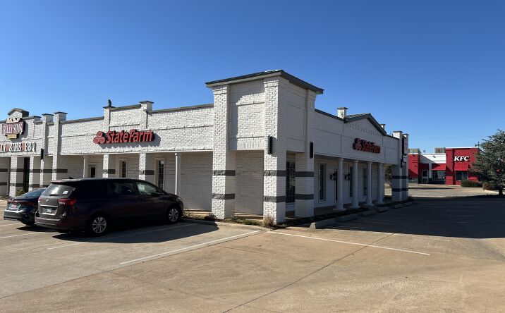 Pictures of Retail, Office property located at 4404 NW Cache Rd, Lawton, OK 73505 for lease - image #1
