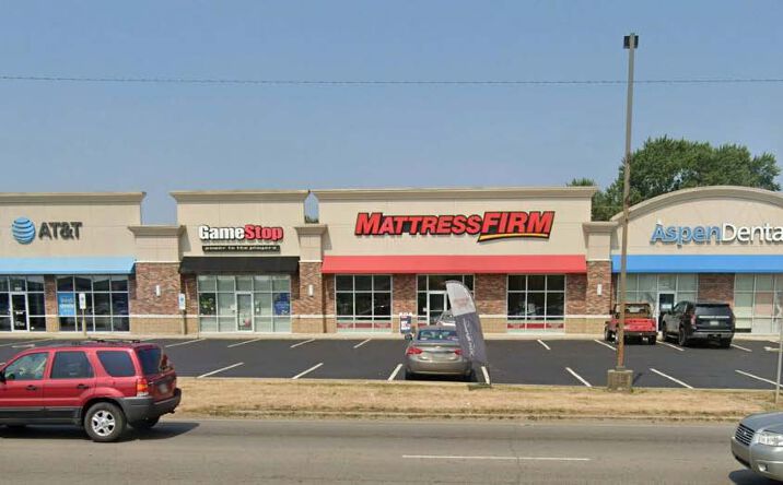 Pictures of Retail property located at 950 N Bridge St, Chillicothe, OH 45601 for lease - image #1