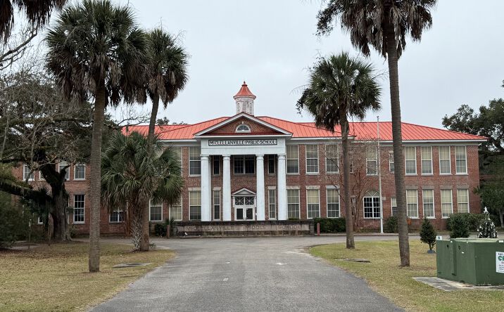 Pictures of Office property located at 711 Pinckney St, McClellanville, SC 29458 for lease - image #1