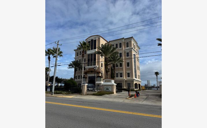 Pictures of Office property located at 825 Ballough Rd, Daytona Beach, FL 32114 for lease - image #1