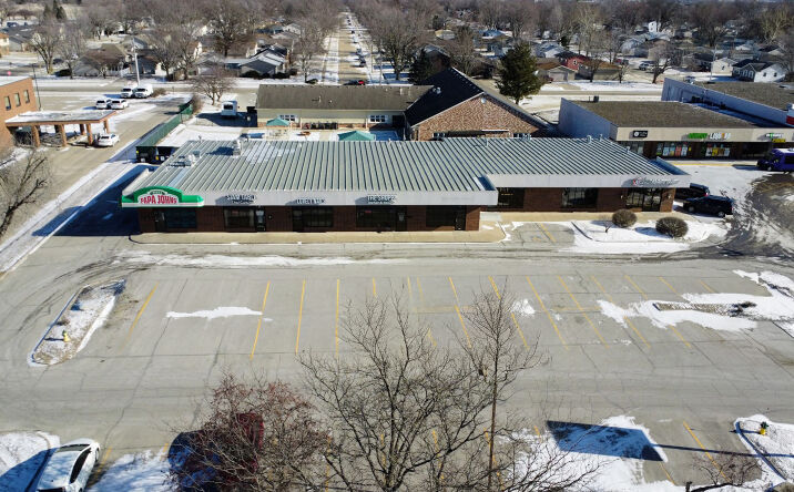 Pictures of Retail property located at 745 N Ankeny Blvd, Ankeny, IA 50023 for lease - image #1