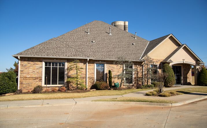 Pictures of Office property located at 908 SW 107th St, Oklahoma City, OK 73170 for lease - image #1