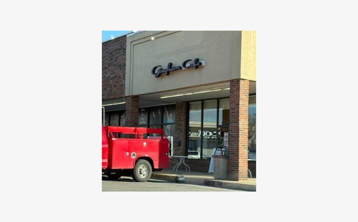 Pictures of Retail property located at 1951 Madison St, Clarksville, TN 37043 for lease - image #1