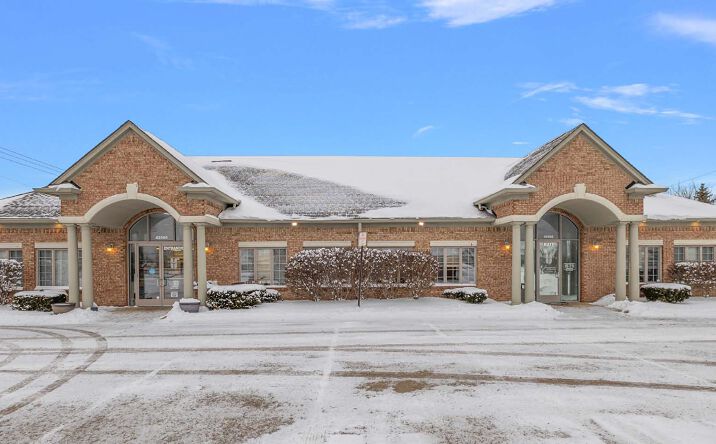 Pictures of Office property located at 42560 Van Dyke Ave, Sterling Heights, MI 48314 for lease - image #1