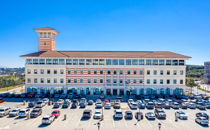 Pictures of Retail property located at 17803 La Cantera Pkwy, San Antonio, TX 78256 for lease - image #1