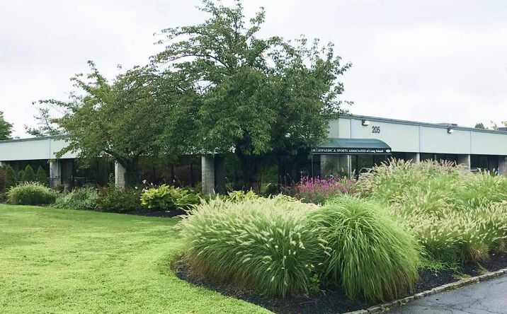 Pictures of Office property located at 185-205 Froehlich Farm Blvd, Woodbury, NY 11797 for lease - image #1