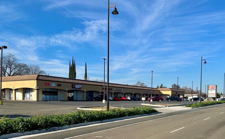 Pictures of Retail property located at 8119 Auburn Blvd, Citrus Heights, CA 95610 for lease - image #1