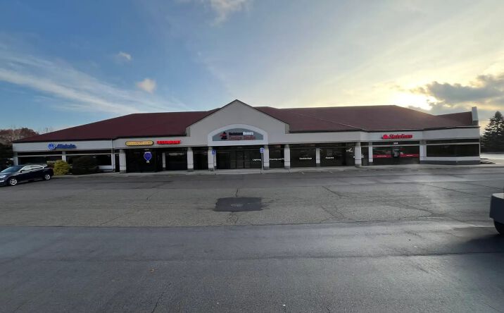 Pictures of Retail, Office property located at 2830 E Beltline Ave NE, Grand Rapids, MI 49525 for lease - image #1