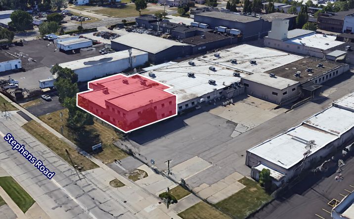 Pictures of Industrial property located at 11530 Stephens Rd, Warren, MI 48089 for lease - image #1