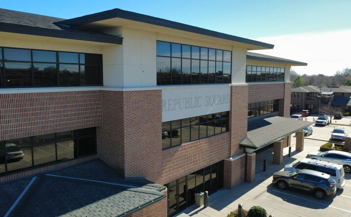 Pictures of Office property located at 3550 W Robinson St, Norman, OK 73072 for lease - image #1