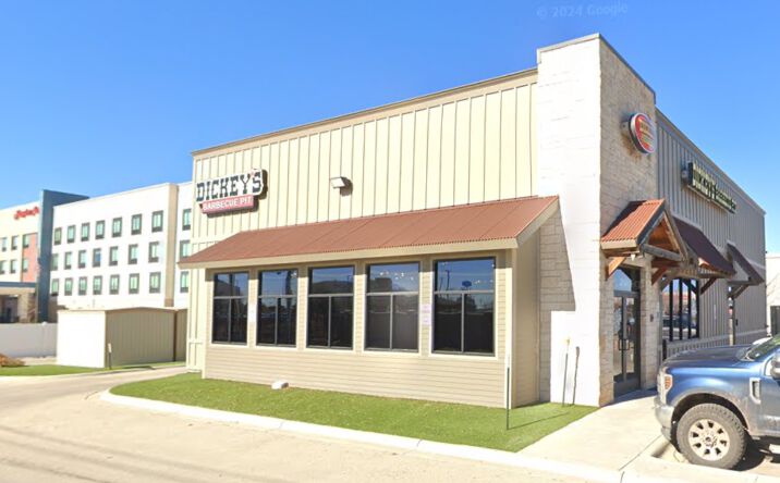 Pictures of Restaurant property located at 2212 Rankin Hwy, Midland, TX 79701 for lease - image #1