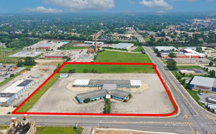 Pictures of Industrial property located at 815 W Sample St, South Bend, IN 46601 for lease - image #1