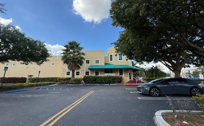 Pictures of Office property located at 3850 NW 114th Ave, Doral, FL 33178 for lease - image #1