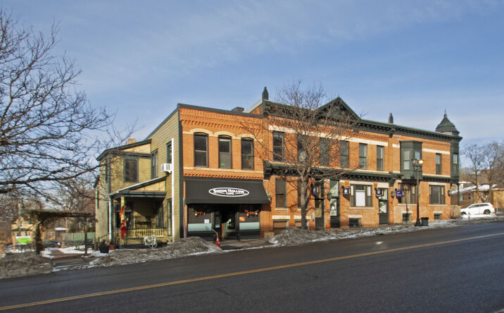 Pictures of Retail, Restaurant property located at 725 7th St E, St Paul, MN 55106 for lease - image #1