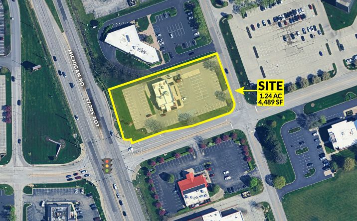 Pictures of Retail, Restaurant property located at 3660 Vincennes Rd, Indianapolis, IN 46268 for lease - image #1