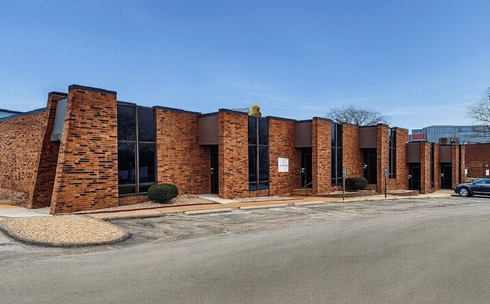 Pictures of Industrial property located at 11 Worthington Access Dr, Maryland Heights, MO 63043 for lease - image #1