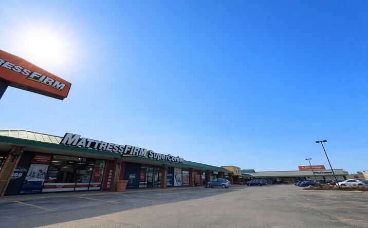 Pictures of Retail property located at 302 S 72nd St, Omaha, NE 68114 for lease - image #1