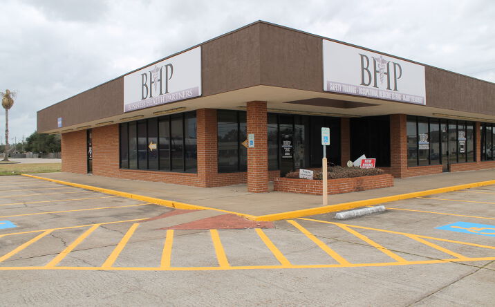 Pictures of Retail, Office property located at 1806 Center St, Deer Park, TX 77536 for lease - image #1