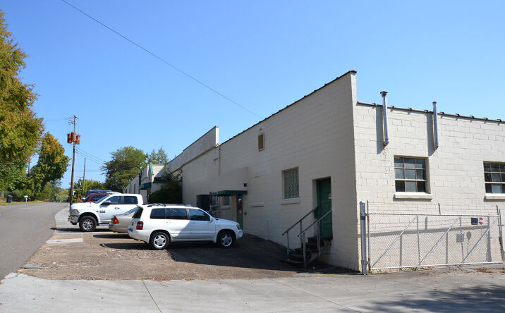 Pictures of Industrial property located at 912 Forsythe St, Knoxville, TN 37917 for lease - image #1