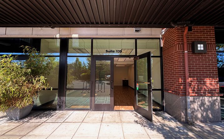 Pictures of Retail, Office property located at 1127 Broadway St NE, Salem, OR 97302 for lease - image #1