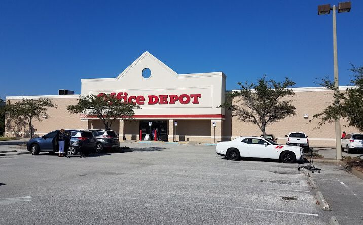 Pictures of Retail property located at 550 E Merritt Island Cswy, Merritt Island, FL 32952 for lease - image #1