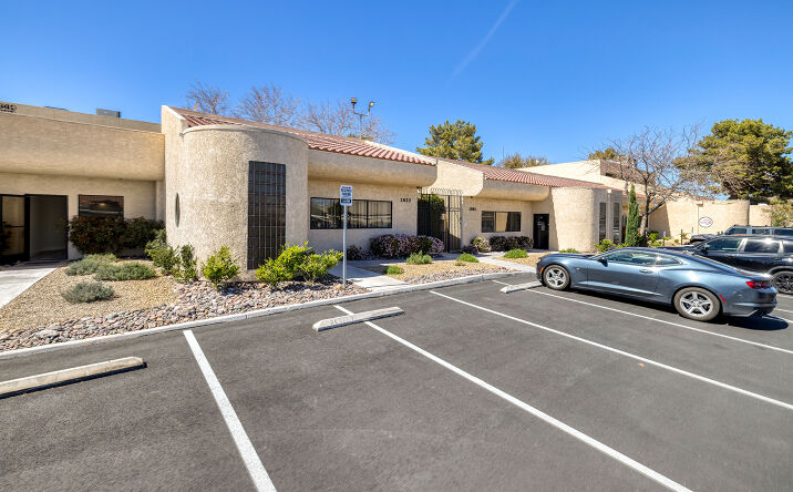 Pictures of Office property located at 2820 E Flamingo Rd, Las Vegas, NV 89121 for lease - image #1