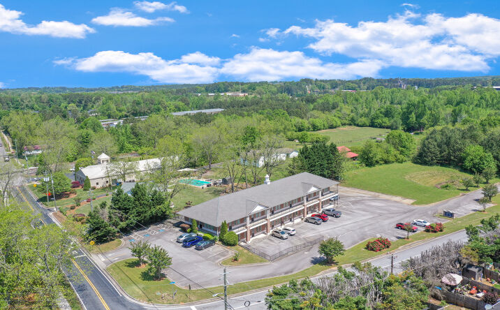 Pictures of Office property located at 4209 Oakwood Road, Oakwood, GA 30566 for lease - image #1