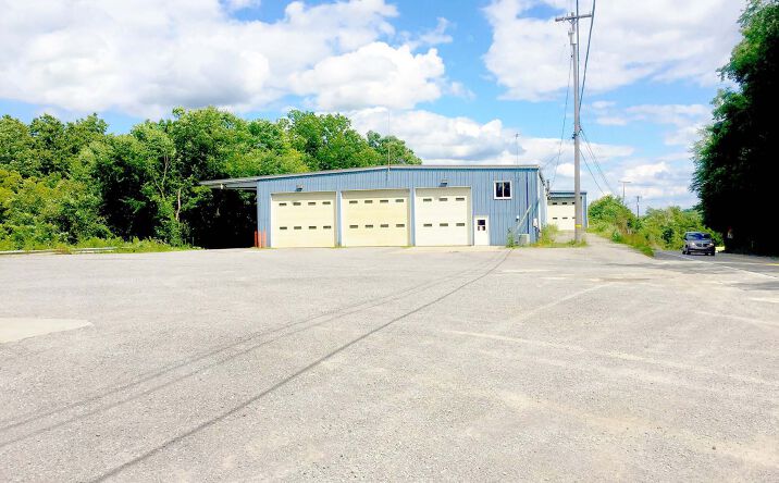 Pictures of Retail, Industrial property located at 2470-2476 Evans City Road, Harmony, PA 16037 for lease - image #1