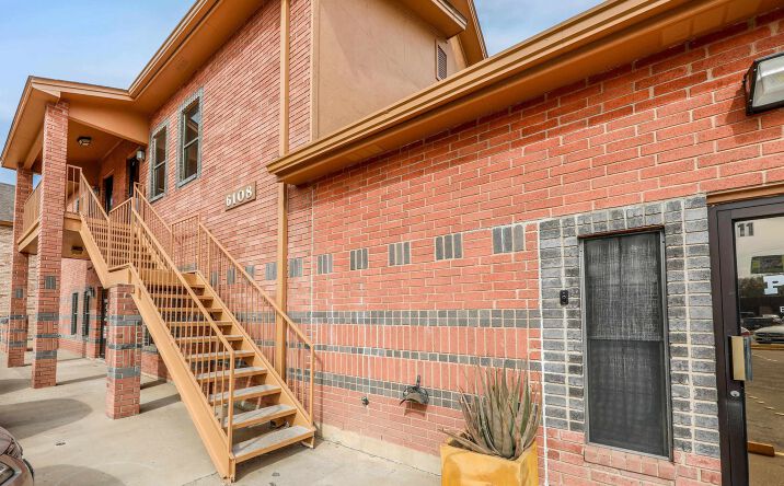 Pictures of Office property located at 6108 McPherson Rd, LAREDO, TX 78041 for lease - image #1