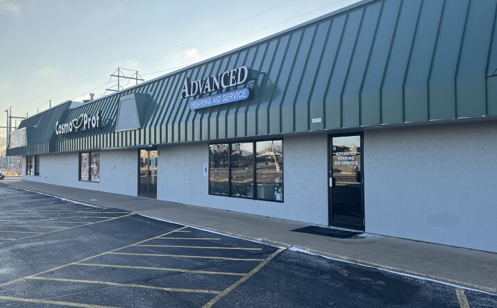 Pictures of Office, Retail property located at 1550 52nd Ave, Moline, IL 61265 for lease - image #1