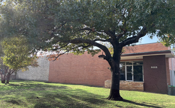 Pictures of Industrial property located at 9001 Sovereign Row, Dallas, TX 75247 for lease - image #1