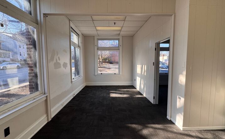 Pictures of Office property located at 441 E Market St, York, PA 17403 for lease - image \#1