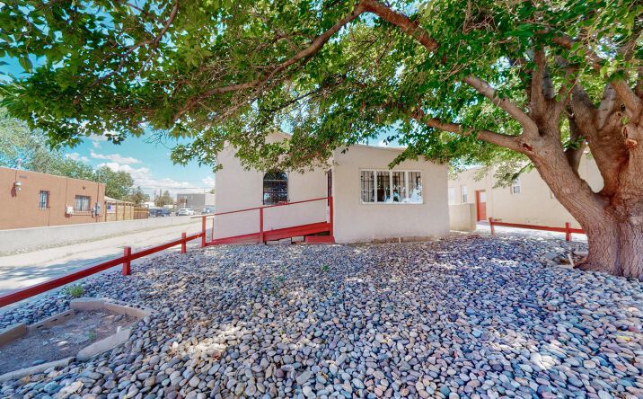 Pictures of Office property located at 3106 Monte Vista Blvd NE, Albuquerque, NM 87106 for lease - image #1