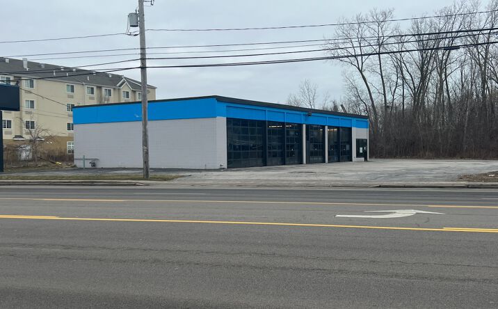Pictures of Retail property located at 7894 Niagara Falls Blvd, Niagara Falls, NY 14304 for lease - image #1