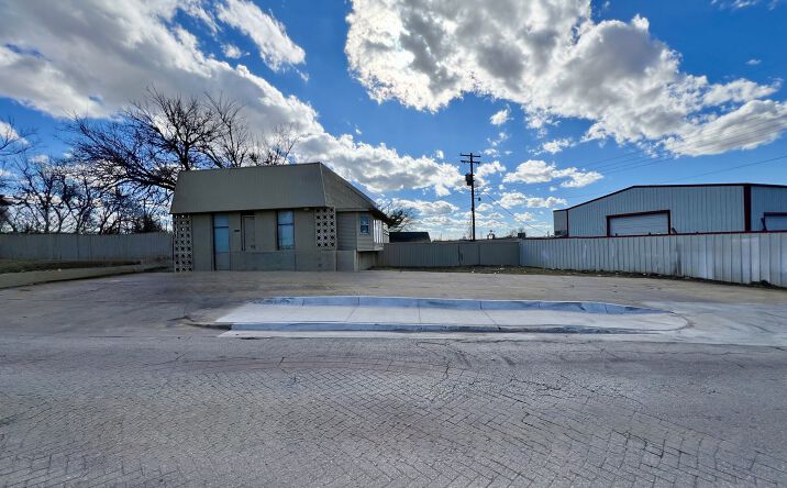 Pictures of Retail, Land property located at 1958 NW 10th St, Oklahoma City, OK 73106 for lease - image #1