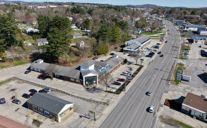 Pictures of Retail property located at 232 Center St, Auburn, ME 04210 for lease - image #1