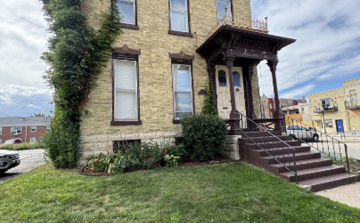 Pictures of Office property located at 704 Park Ave, Racine, WI 53403 for lease - image #1