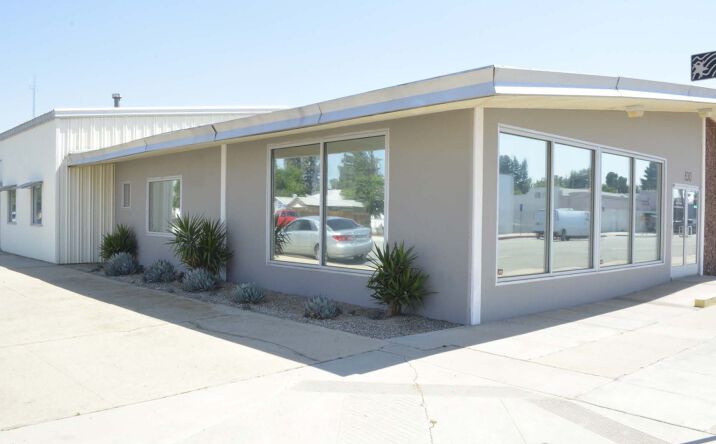 Pictures of Retail, Restaurant property located at 830 21st St, Bakersfield, CA 93301 for lease - image #1