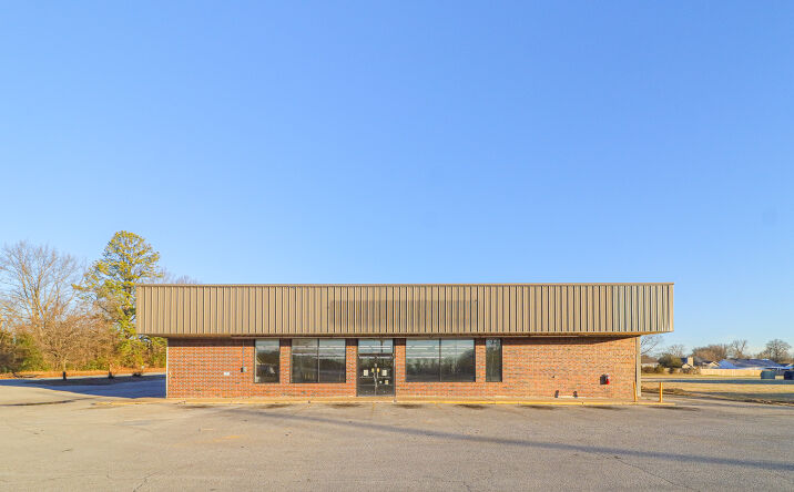 Pictures of Retail property located at 5900 E Johnson, Jonesboro, AR 72401 for lease - image #1