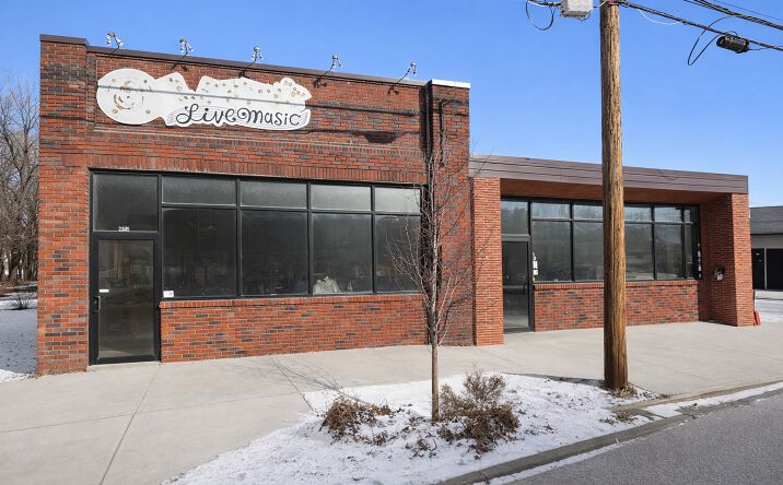 Pictures of Retail property located at 2307 University Ave, Des Moines, IA 50311 for lease - image #1