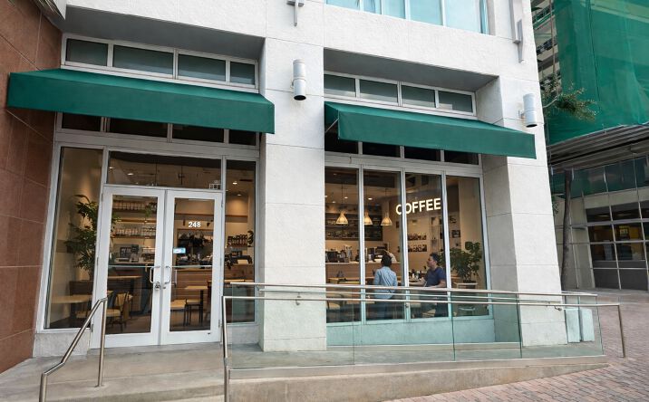 Pictures of Retail property located at 248 Biscayne Blvd, Miami, FL 33131 for lease - image #1