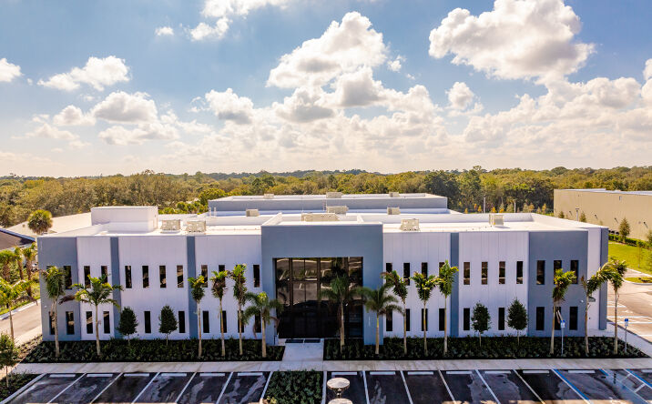 Pictures of Office property located at 3755 9th St SW, Vero Beach, FL 32968 for lease - image #1